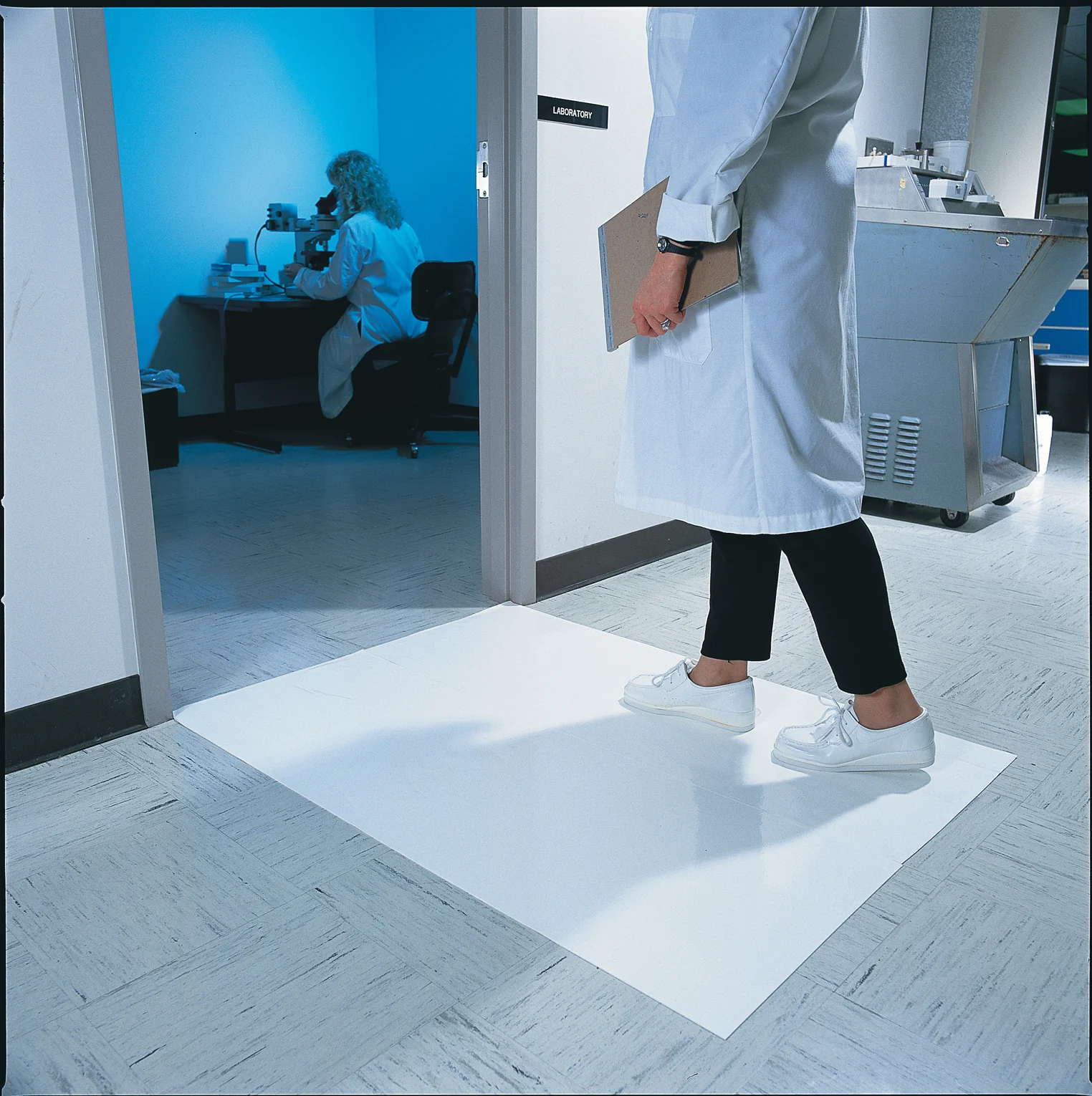 Clean Room Sticky Mats - Image 4